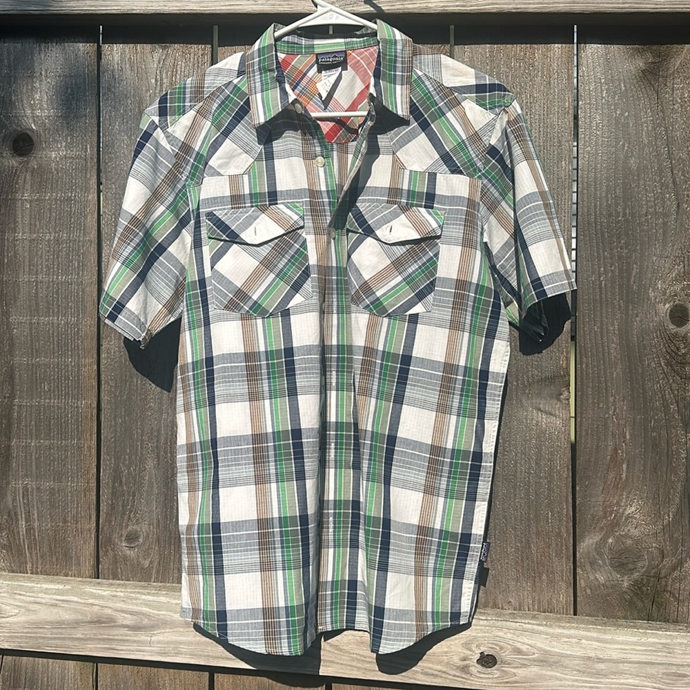 Men’s Patagonia Button Up short sleeve plaid shirt size S organic cotton minty